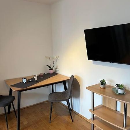 Einzimmerwohnung Im Gruenen/Innsbruck/2 Pax Exterior foto