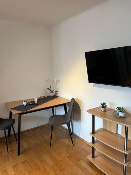 Einzimmerwohnung Im Gruenen/Innsbruck/2 Pax Exterior foto